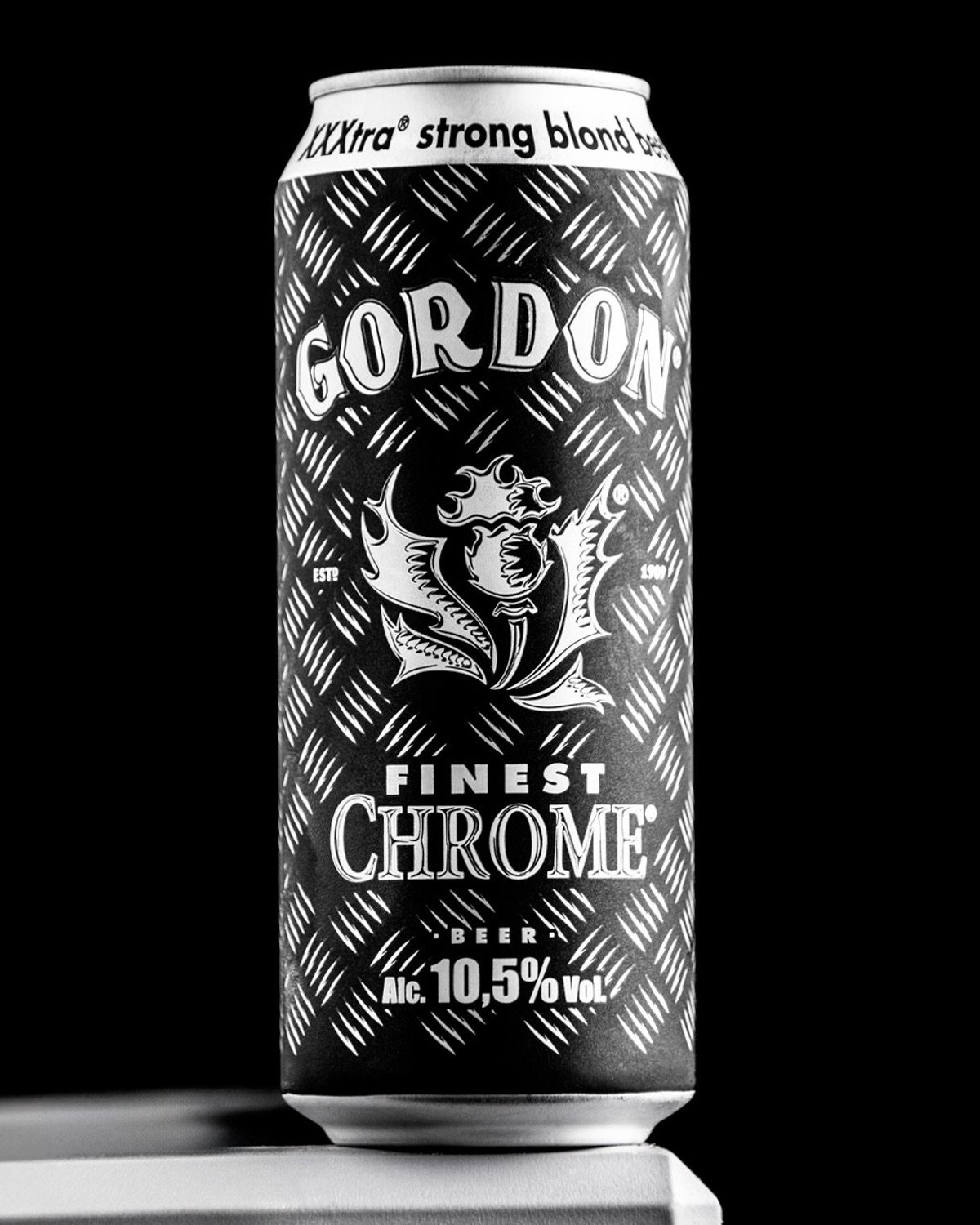 Lata de cerveza Gordon Chrome — fotografía profesional