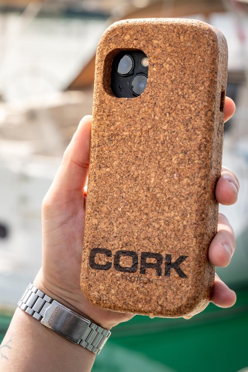 CORK lifestyle — escena 06